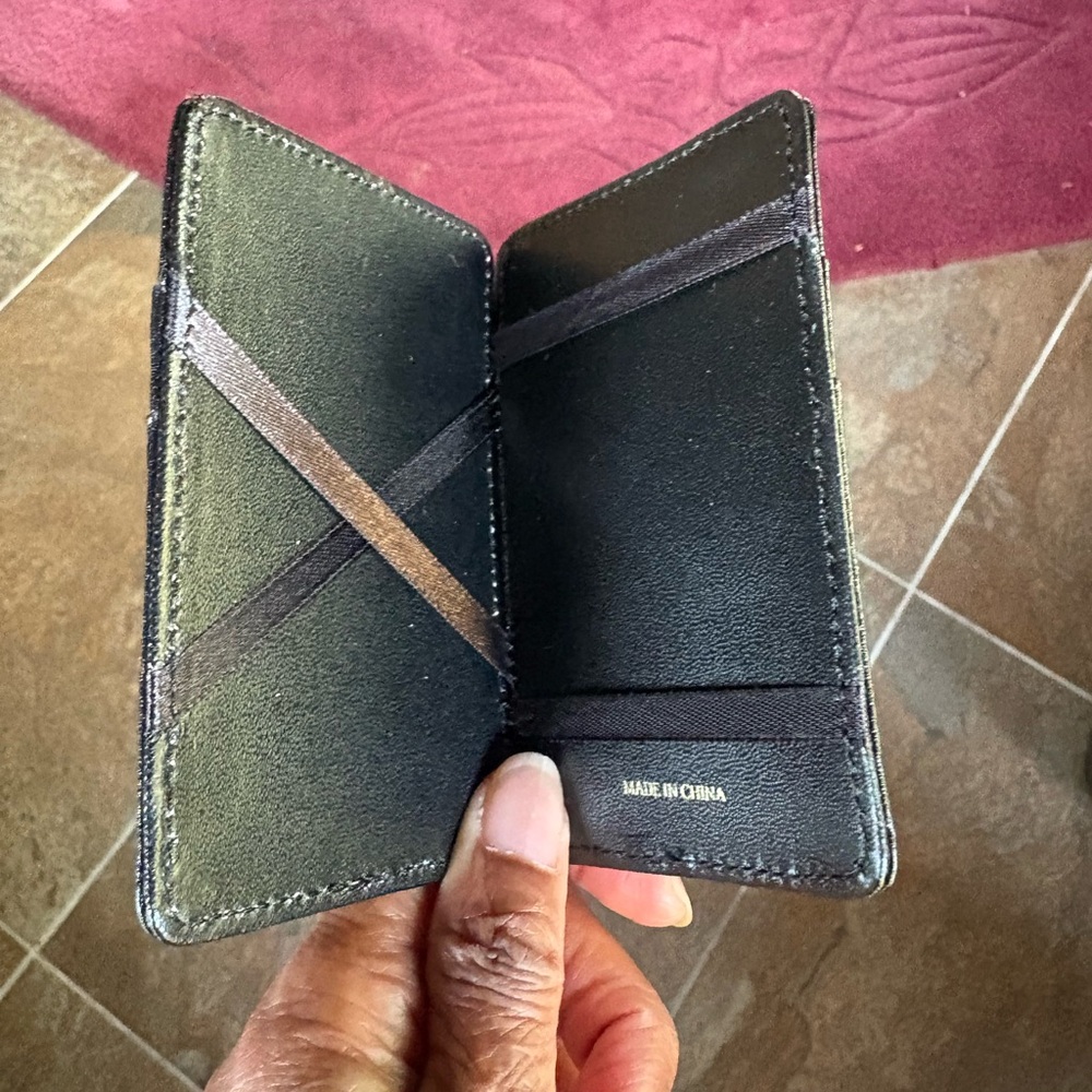 ๐ Leather Card Holder Slim Blk Wallet by Wonder Wallet w Pockets & Straps. NIB - Picture 3 of 7